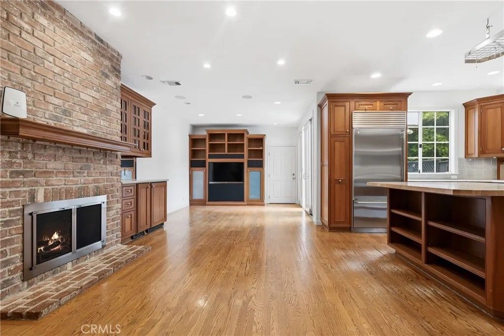 Photo of 500 3rd, Manhattan Beach, CA 90266 (MLS # SB26052842)