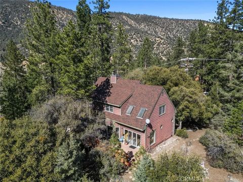 Photo of 16200 Askin Drive, Pine Mountain Club, CA 93222 (MLS # SR26042903)