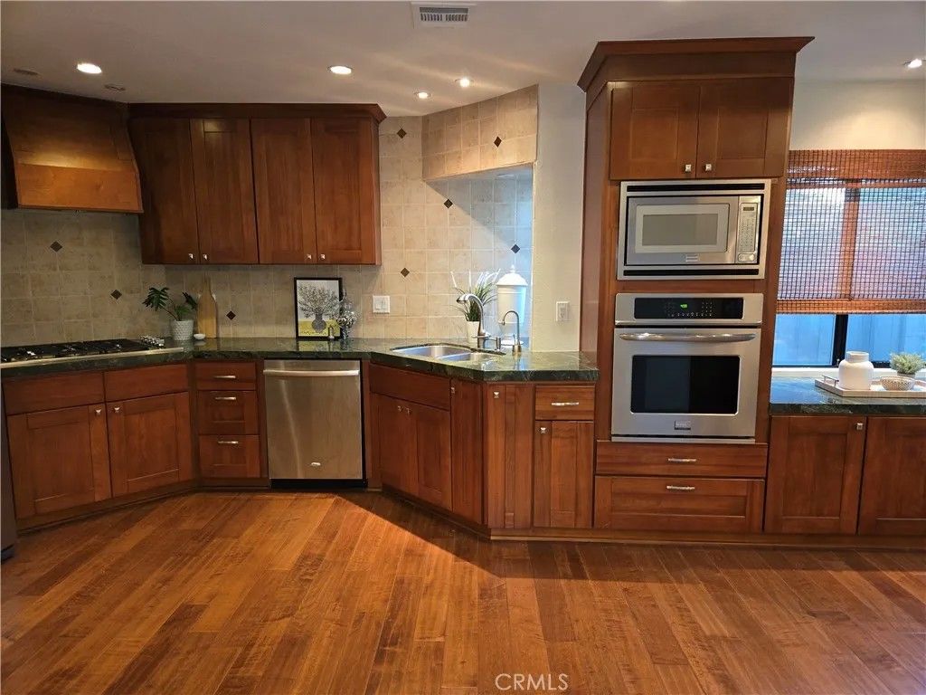 Photo of 57 Pinewood, Irvine, CA 92604 (MLS # OC25265952)