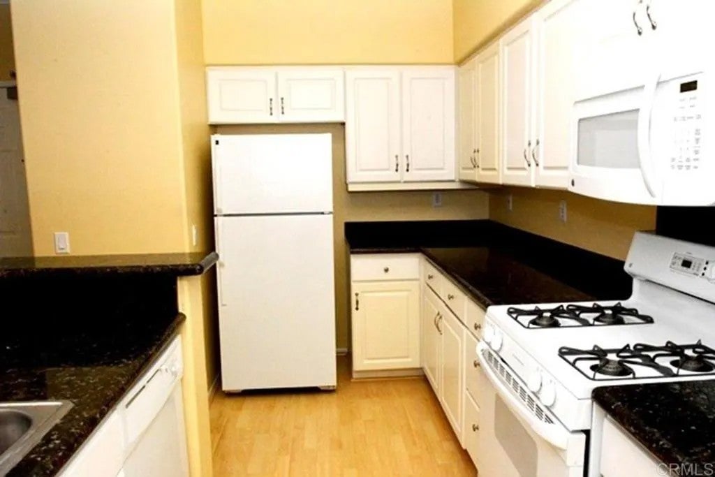 13364 Carmel Country Road C204