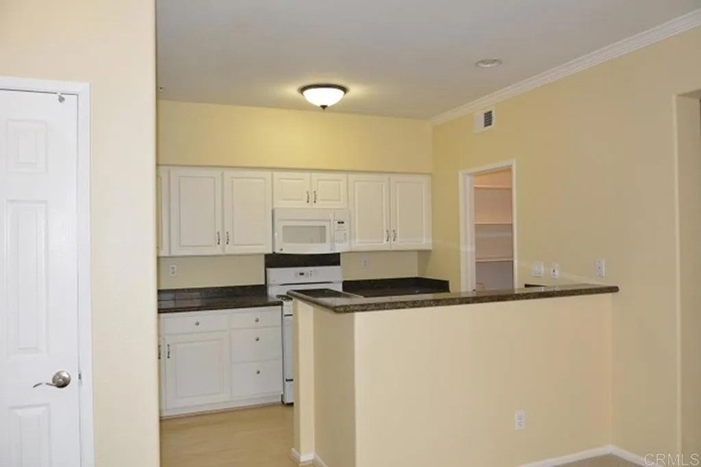13364 Carmel Country Road C204