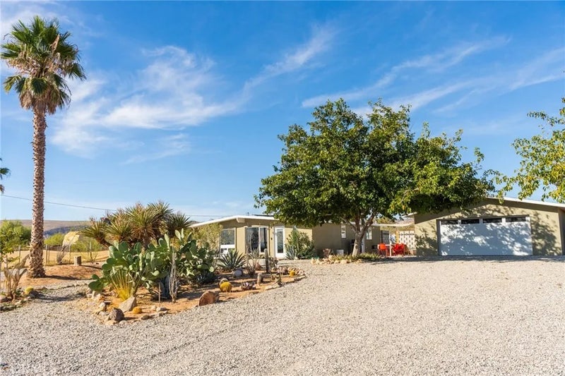 828 Cherokee Trail