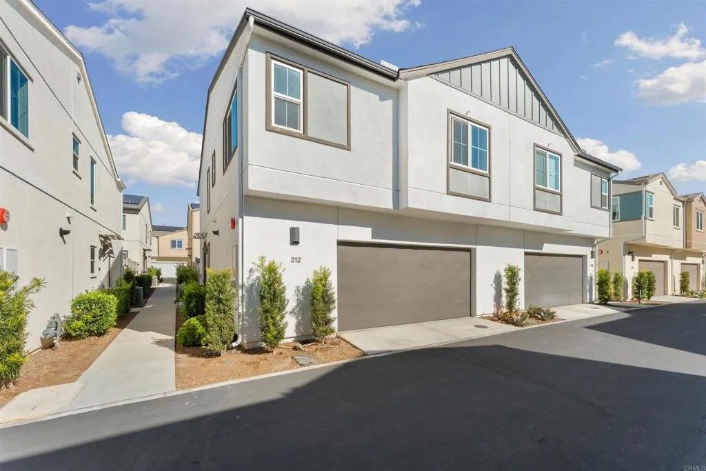 Photo of 212 Perennial Place, Fallbrook, CA 92028 (MLS # NDP2510796)