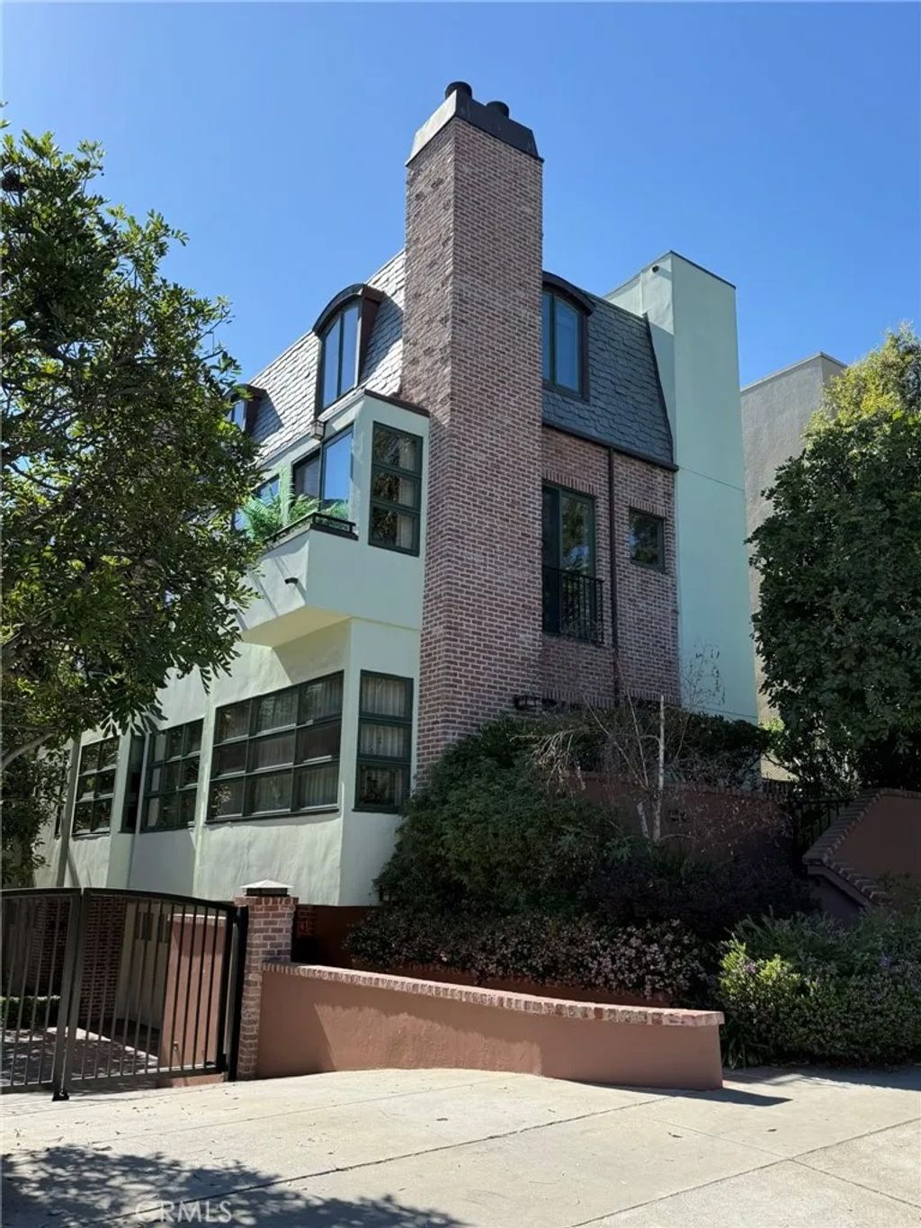 Photo of 2323 S Beverly Glen #8, Los Angeles, CA 90064 (MLS # TR26063261)