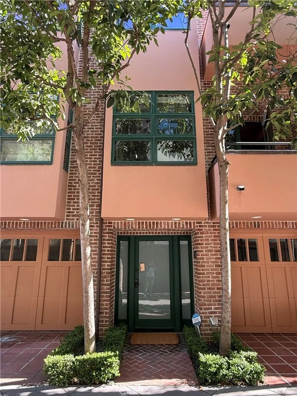 Photo of 2323 S Beverly Glen #8, Los Angeles, CA 90064 (MLS # TR26063261)