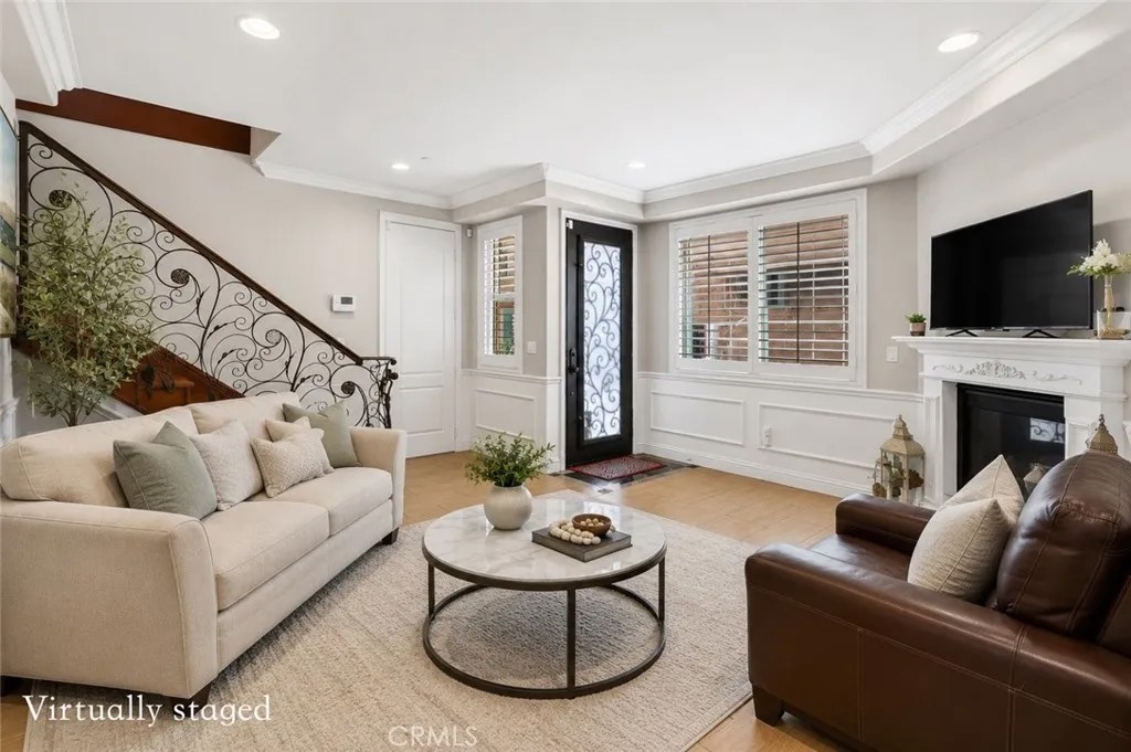 4437 Ellis Lane