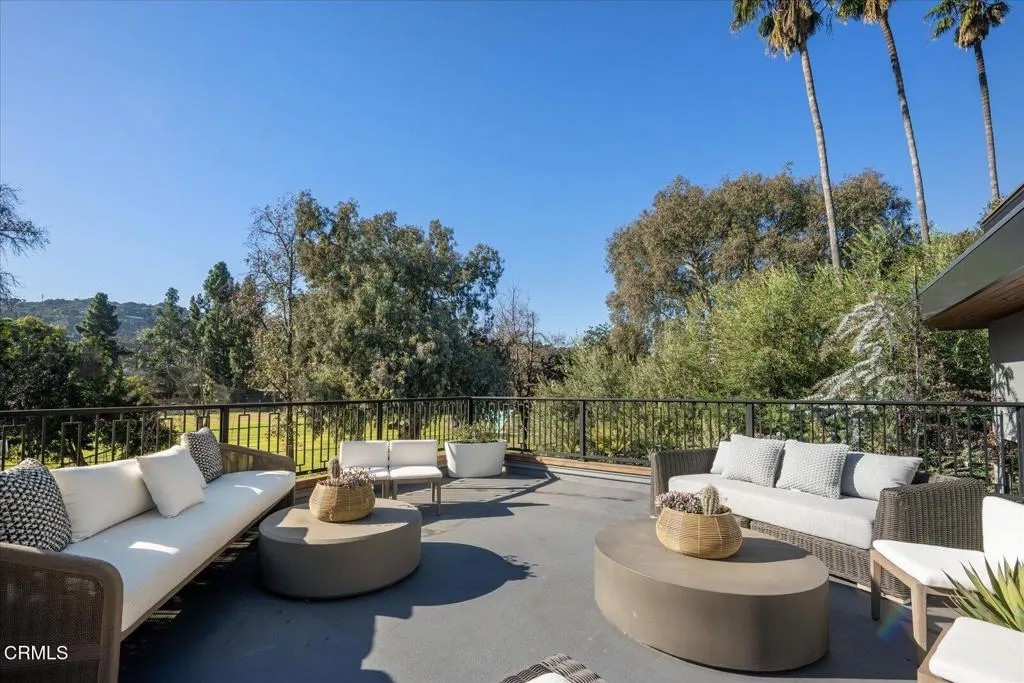 10747 Valleyheart Drive