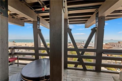 Tiny photo for 1 Anderson St, Seal Beach, CA 90743 (MLS # IG25232540)