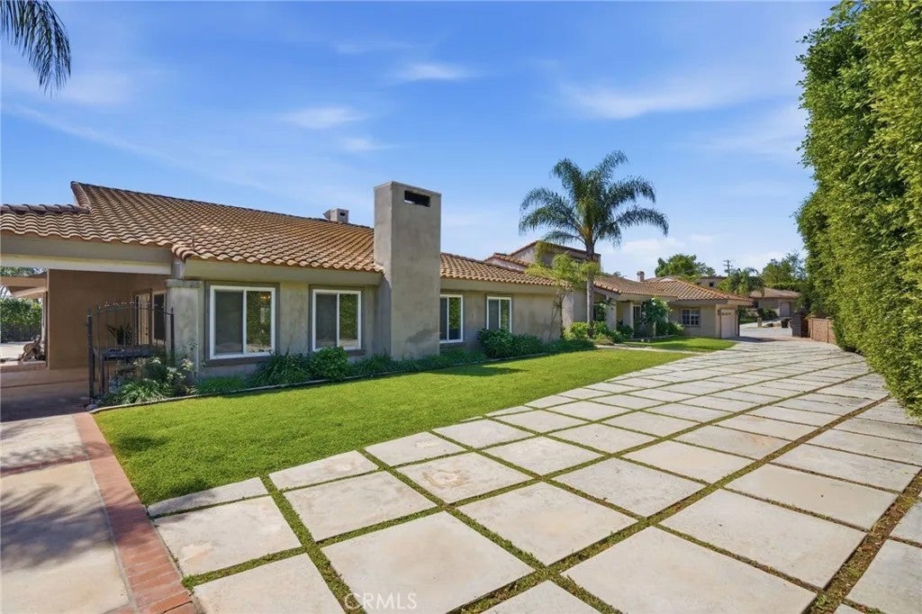 Photo of 940 N Silent Ranch Drive, Glendora, CA 91741 (MLS # TR26074882)