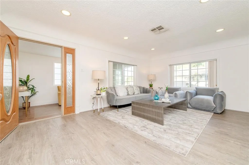 612 W Ramona Road