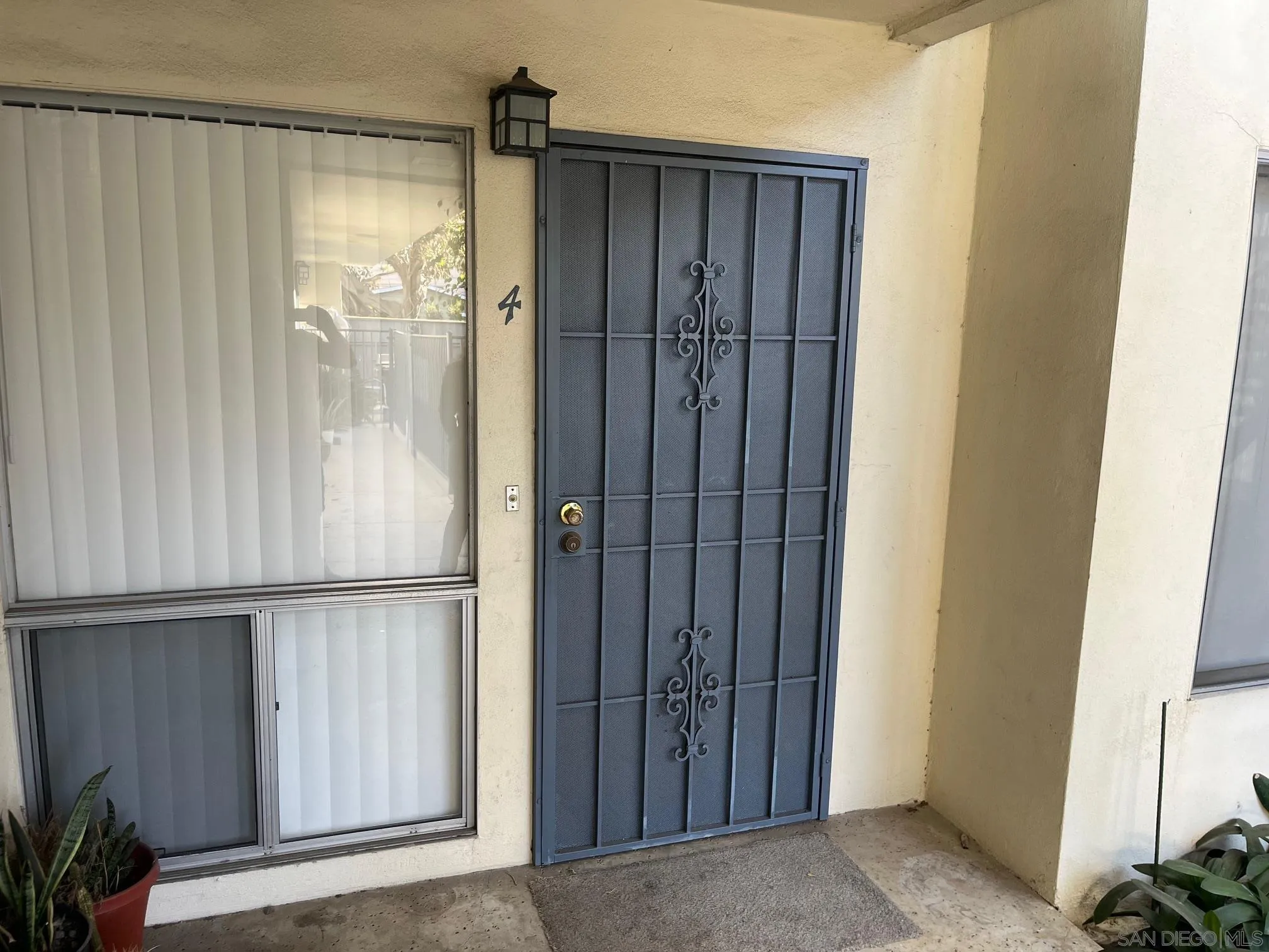 2707 Camulos Street