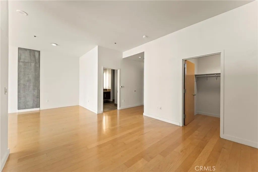 Photo of 1100 S Hope St #1704, Los Angeles, CA 90015 (MLS # OC25278309)