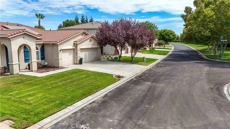 9020 Hunters Creek Way