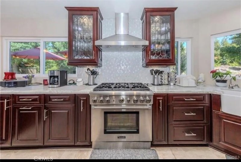 5505 Green Hollow Lane
