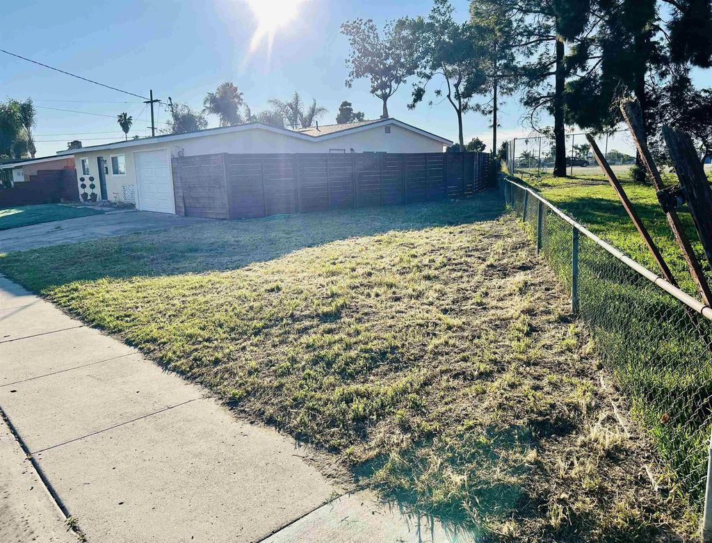 Photo of 4610 Lyric Ln, San Diego, CA 92117 (MLS # 260004789)