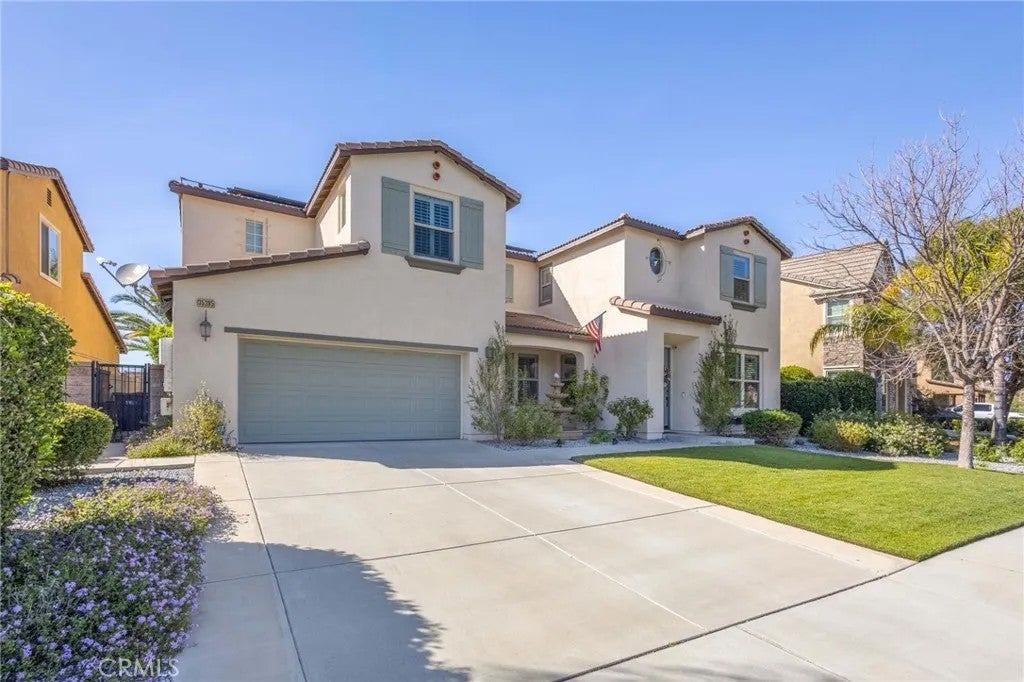 Photo of 35385 Summerholly Lane, Murrieta, CA 92563 (MLS # SW26058082)