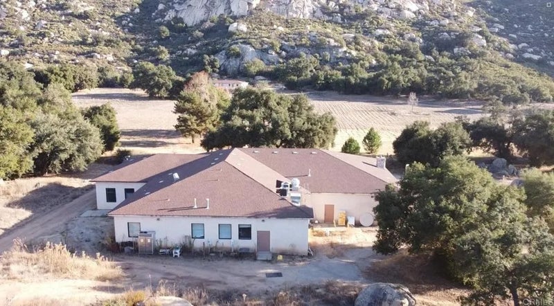 24352 Featherstone Canyon Rd