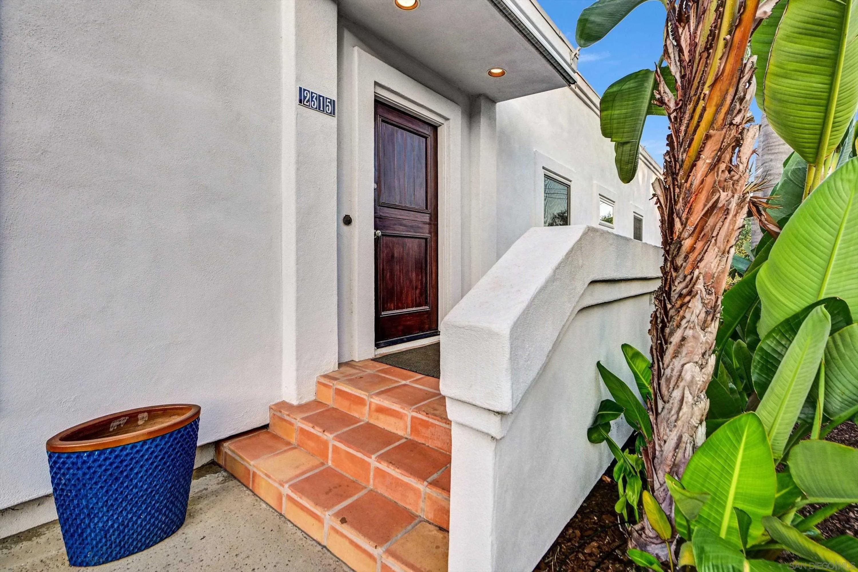 2315 Edinburg Ave