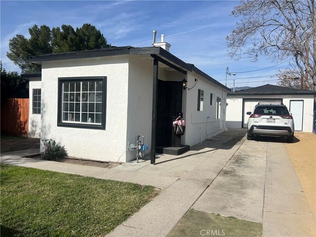 Photo of 25160 Elmo Dr, San Bernardino, CA 92404 (MLS # IV26005284)