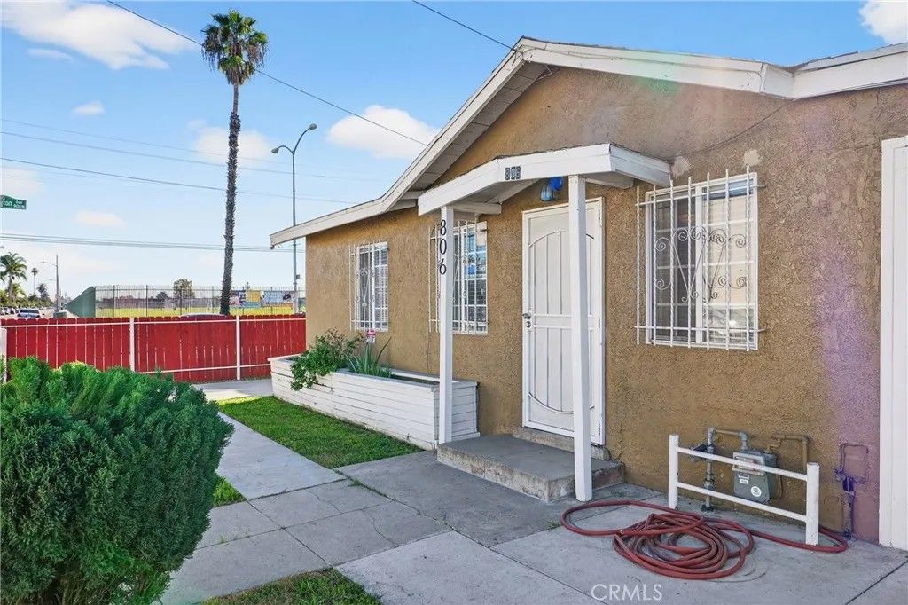 Photo of 806 W Spruce Street, Compton, CA 90220 (MLS # MB26030126)