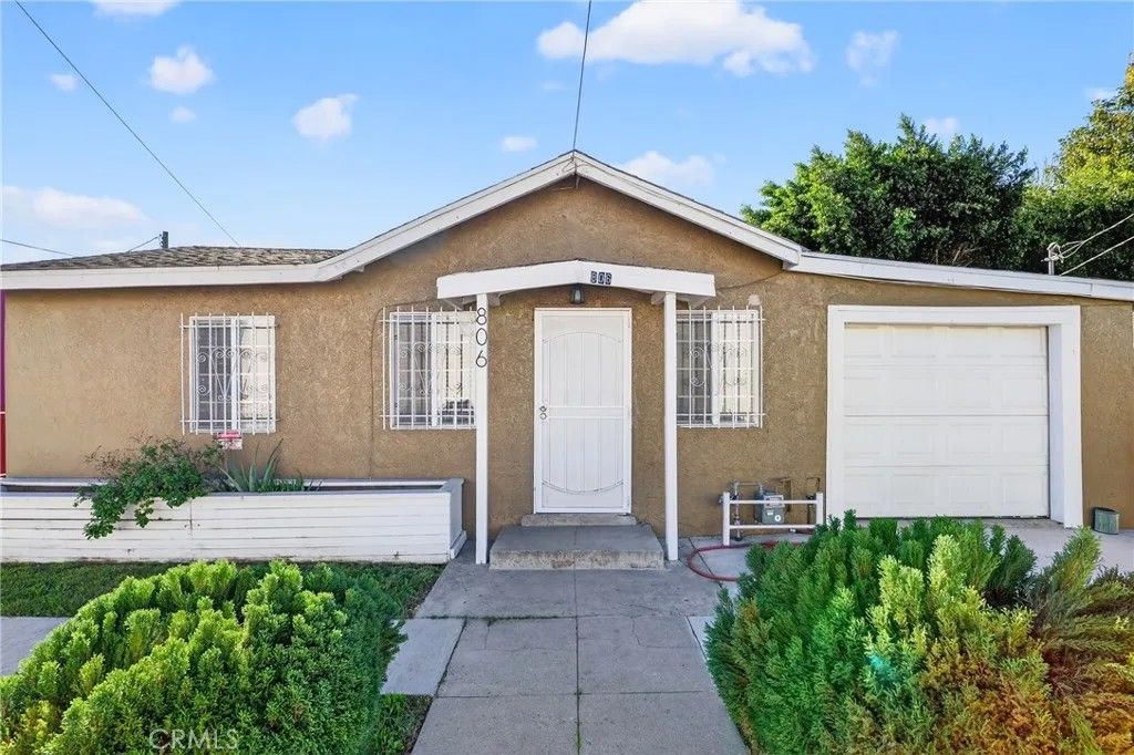 Photo of 806 W Spruce Street, Compton, CA 90220 (MLS # MB26030126)