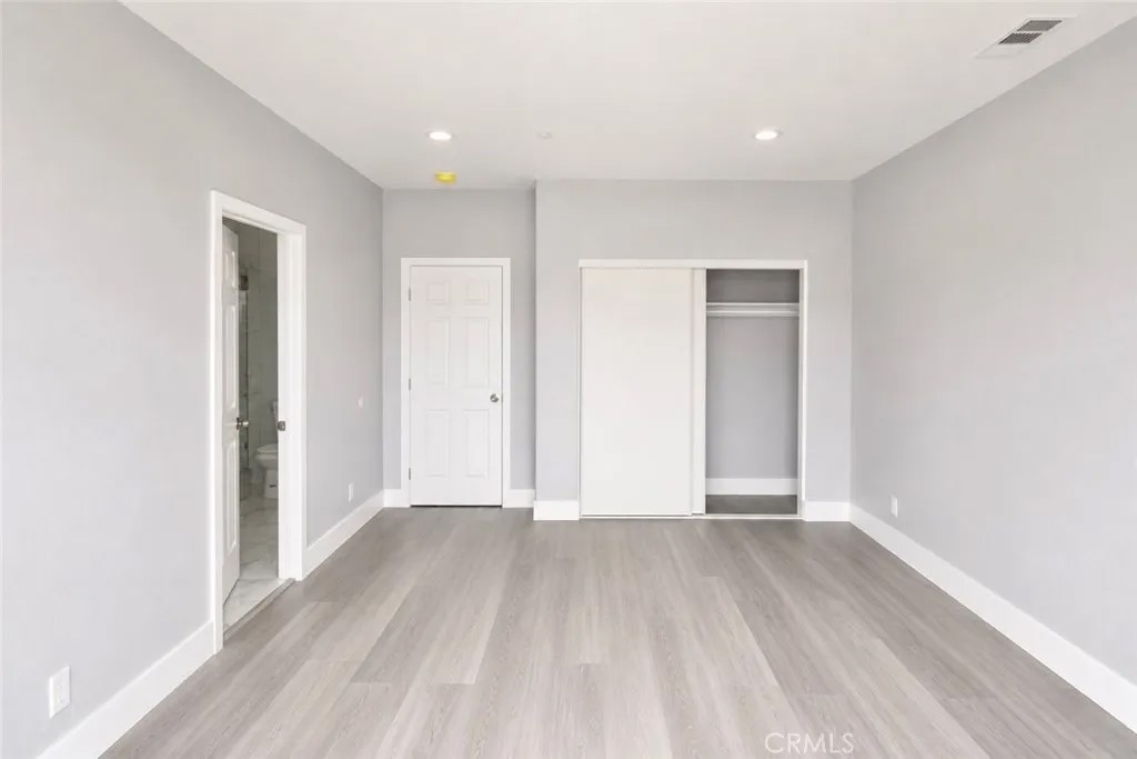 1439 S Palomares