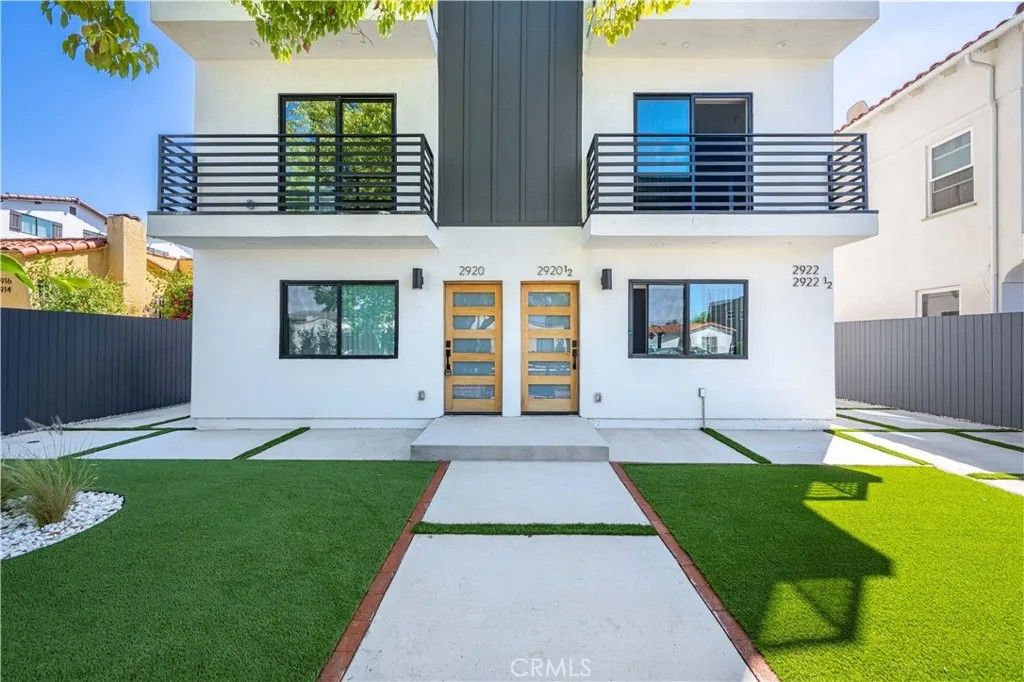 Photo of 2922 12th Avenue, Los Angeles, CA 90018 (MLS # MB26090023)