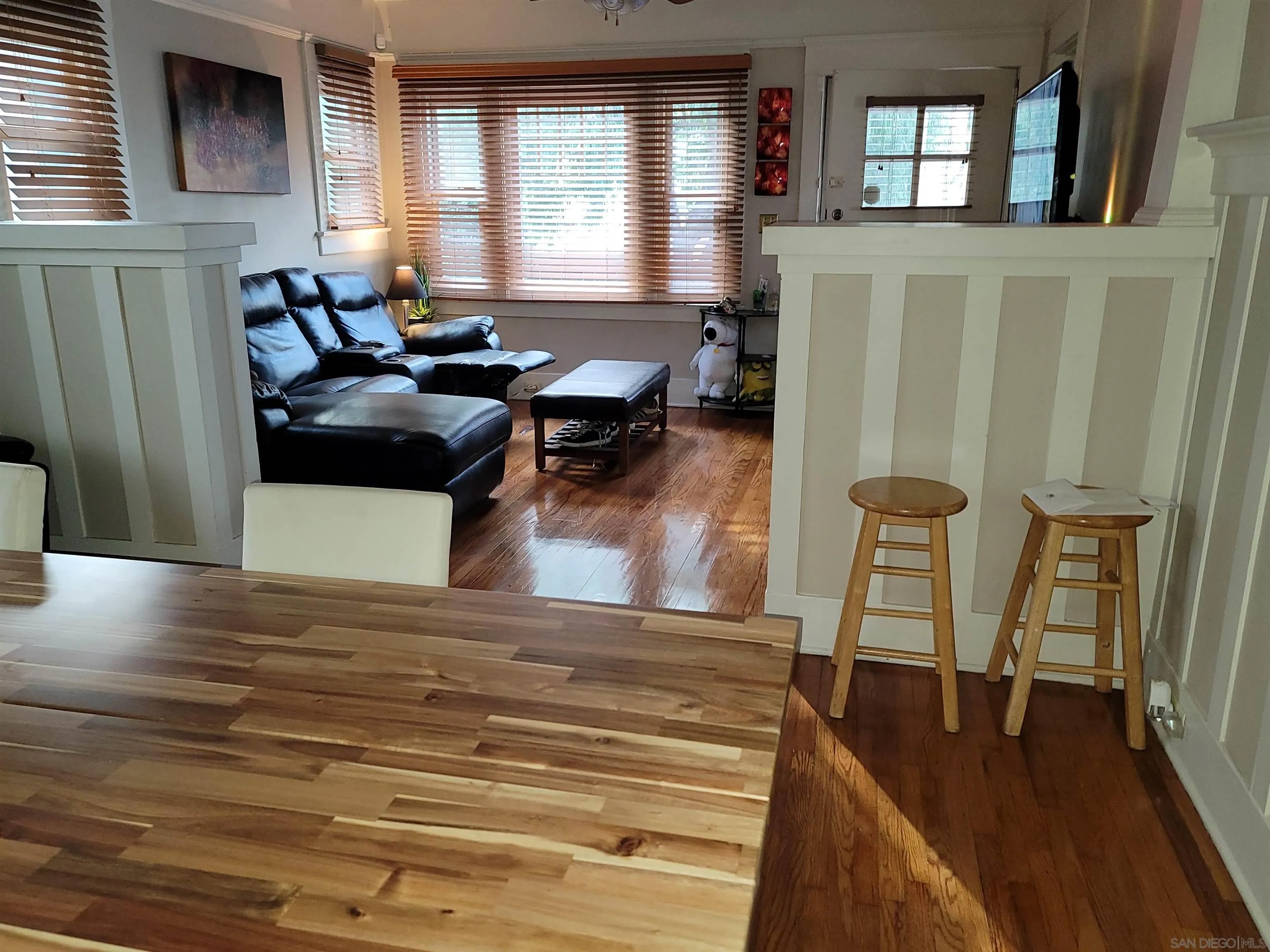 3975-77 8th Ave