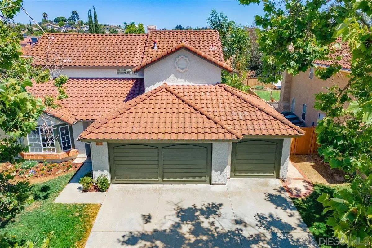 1726 Las Palmas Ln
