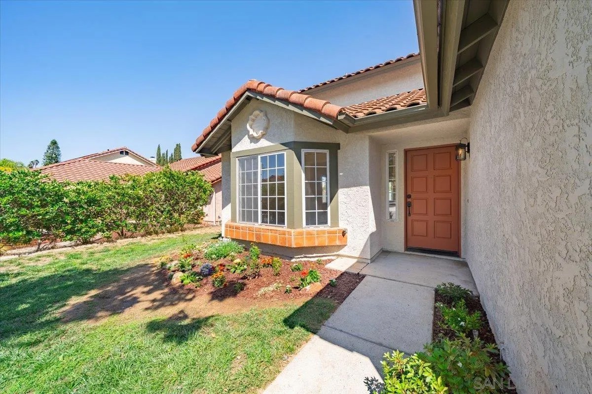 1726 Las Palmas Ln