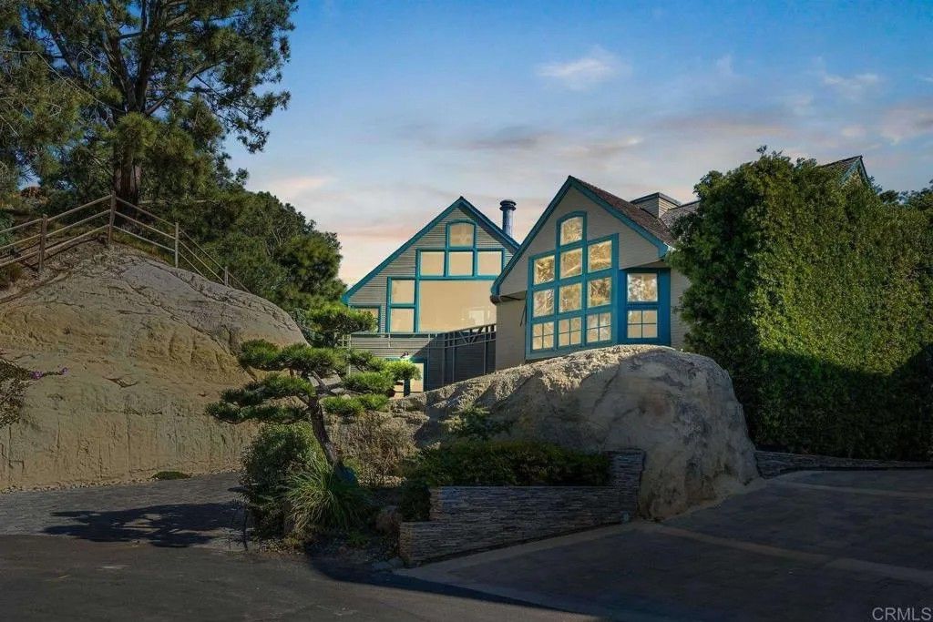 Photo of 13027 Via Latina, Del Mar, CA 92014 (MLS # NDP2601471)