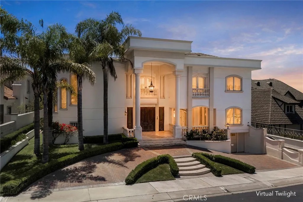 2858 N Chauncey Lane