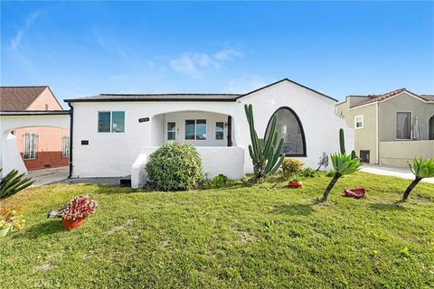 Photo of 7014 3rd Avenue, Los Angeles, CA 90043 (MLS # PV26016526)