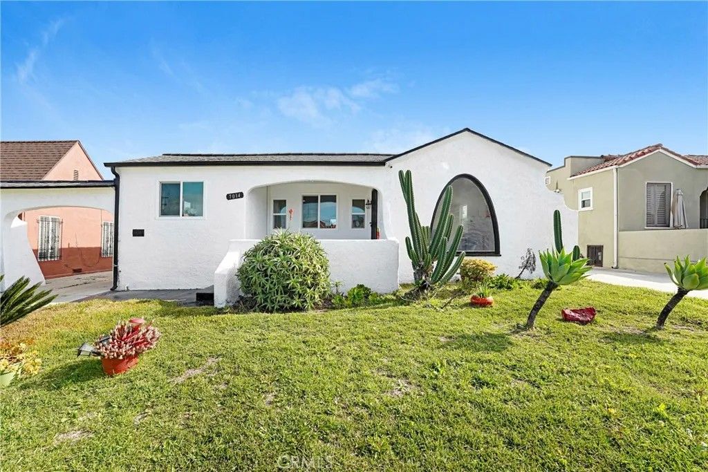 Photo of 7014 3rd Avenue, Los Angeles, CA 90043 (MLS # PV26016526)