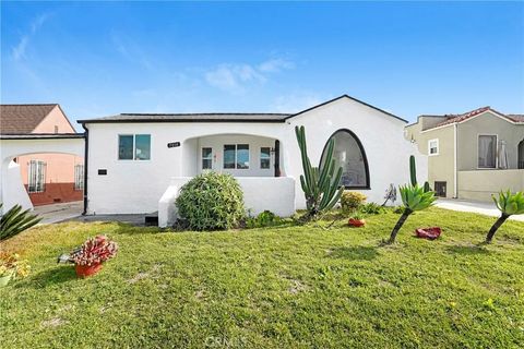 Photo of 7014 3rd Avenue, Los Angeles, CA 90043 (MLS # PV26016526)