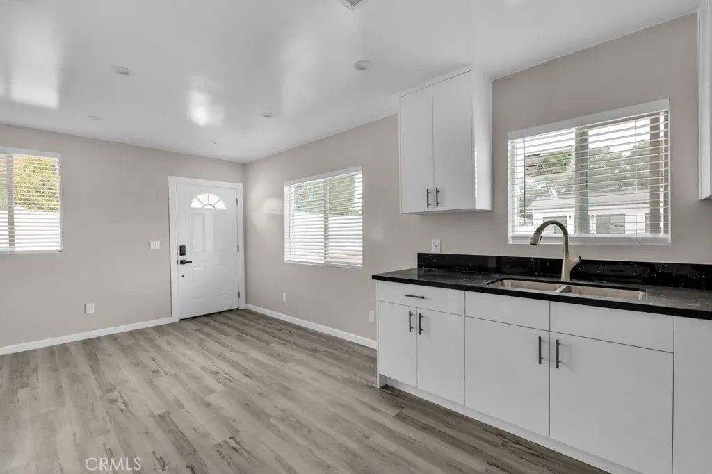 Photo of 15513 Hart Street, Van Nuys, CA 91406 (MLS # SR26021331)