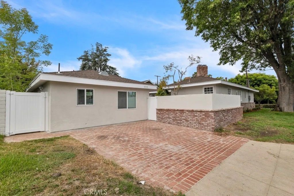 Photo of 15513 Hart Street, Van Nuys, CA 91406 (MLS # SR26021331)