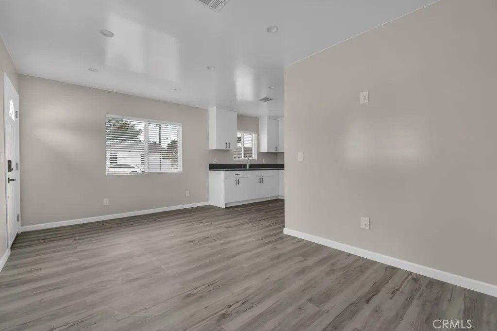 Photo of 15513 Hart Street, Van Nuys, CA 91406 (MLS # SR26021331)