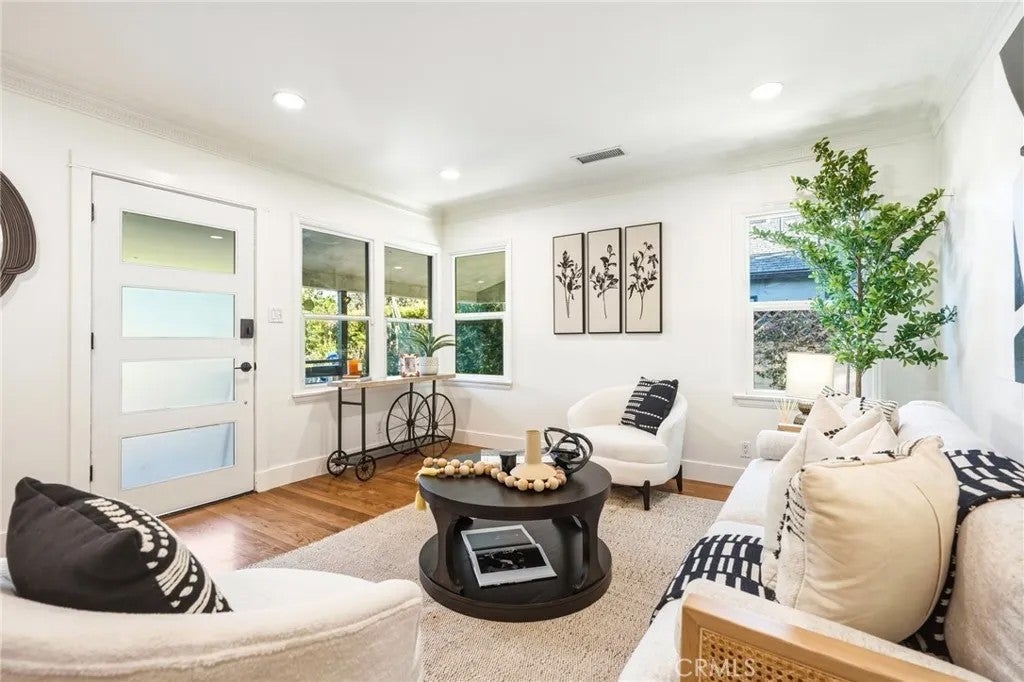 Photo of 813 N Ford ST, Burbank, CA 91505 (MLS # SR26162753)