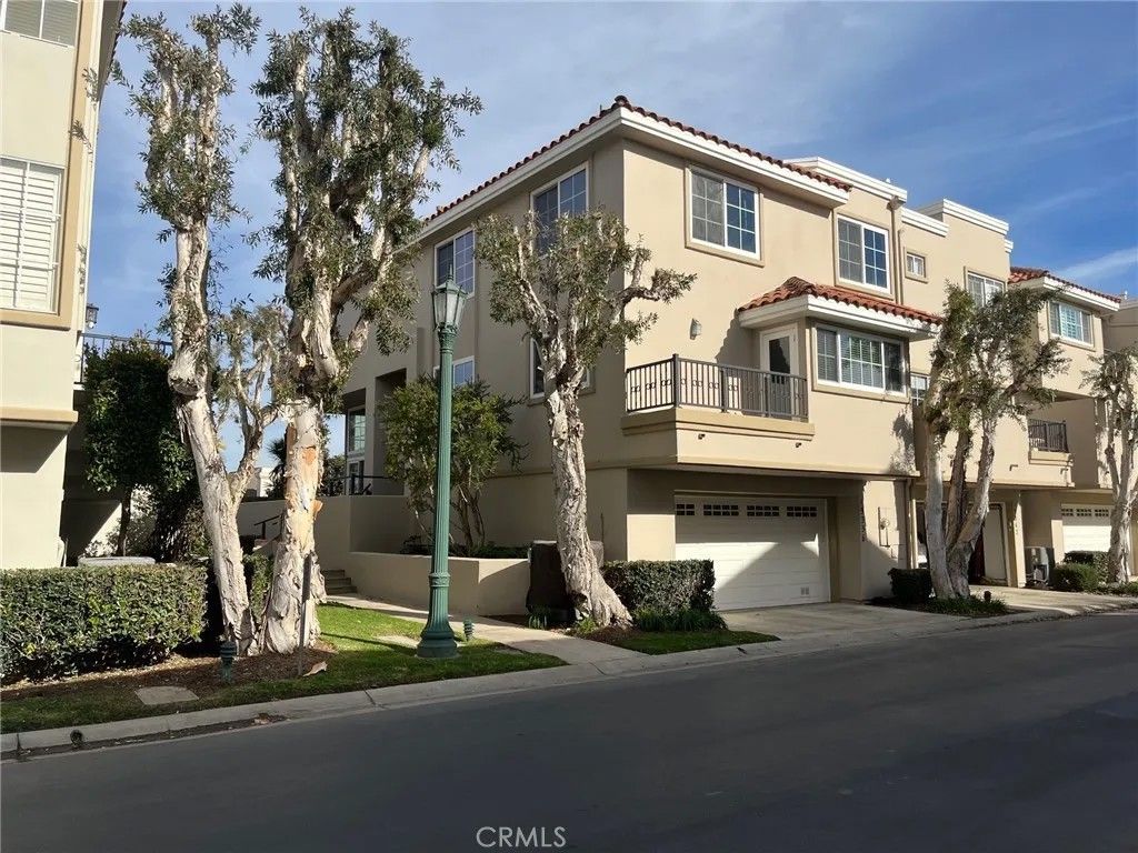 Photo of 19336 Sawgrass Lane, Huntington Beach, CA 92648 (MLS # OC26048916)