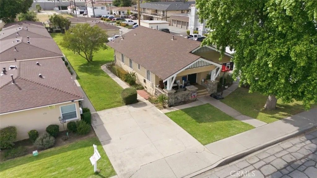 Photo of 121 N Pennsylvania Avenue, Glendora, CA 91741 (MLS # AR26079602)