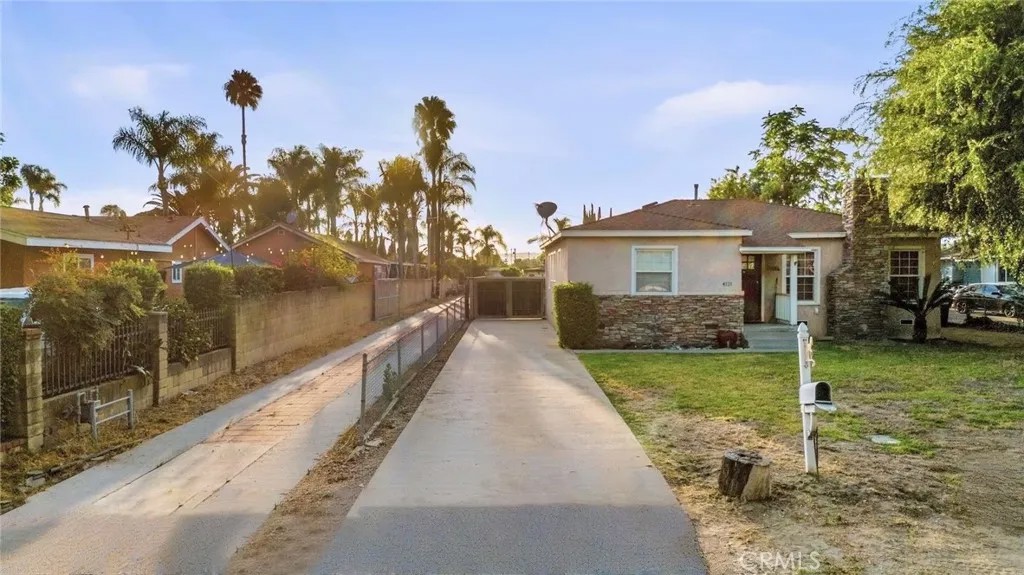 4121 Amistad Ave