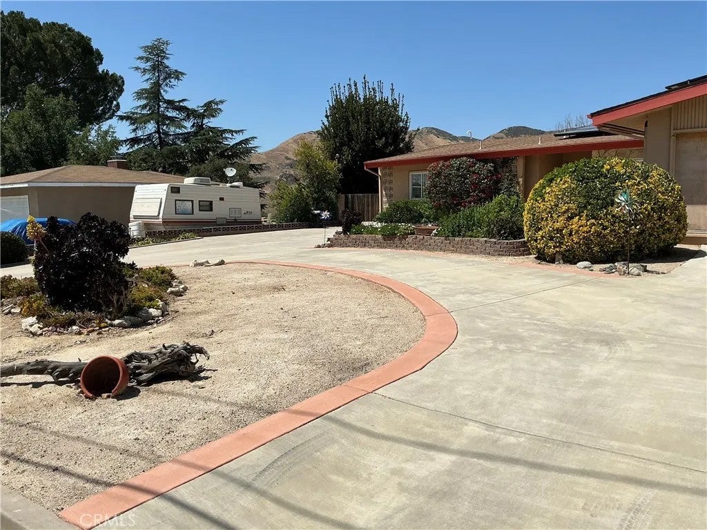 11735 Peach Tree