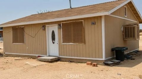 Photo of 28484 Rodeo Rd, Helendale, CA 92342 (MLS # NP26091171)