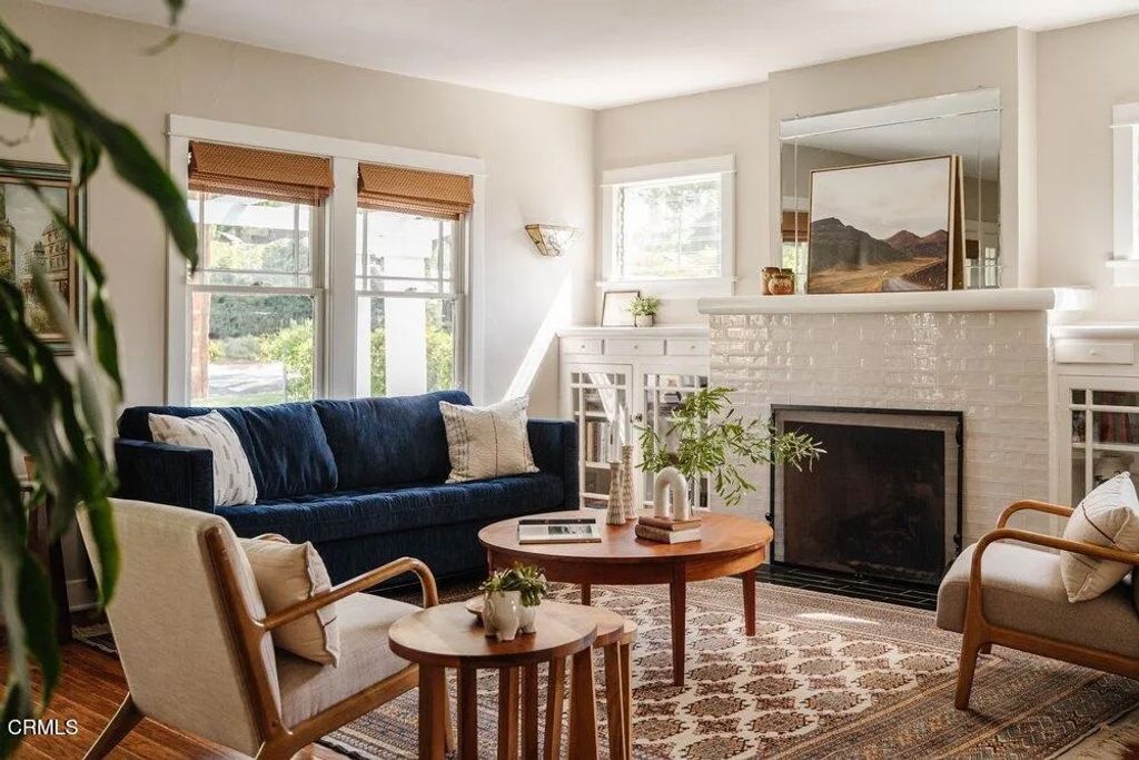 Photo of 698 E Elizabeth Street, Pasadena, CA 91104 (MLS # P1-26547)