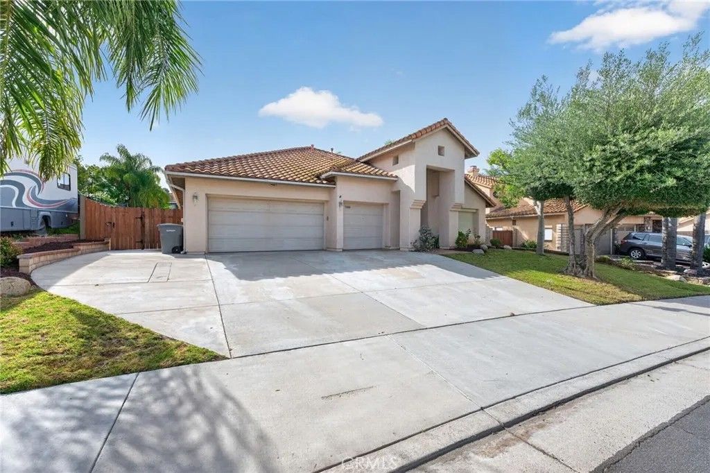 Photo of 35584 Larkspur Dr, Wildomar, CA 92595 (MLS # SW26078717)