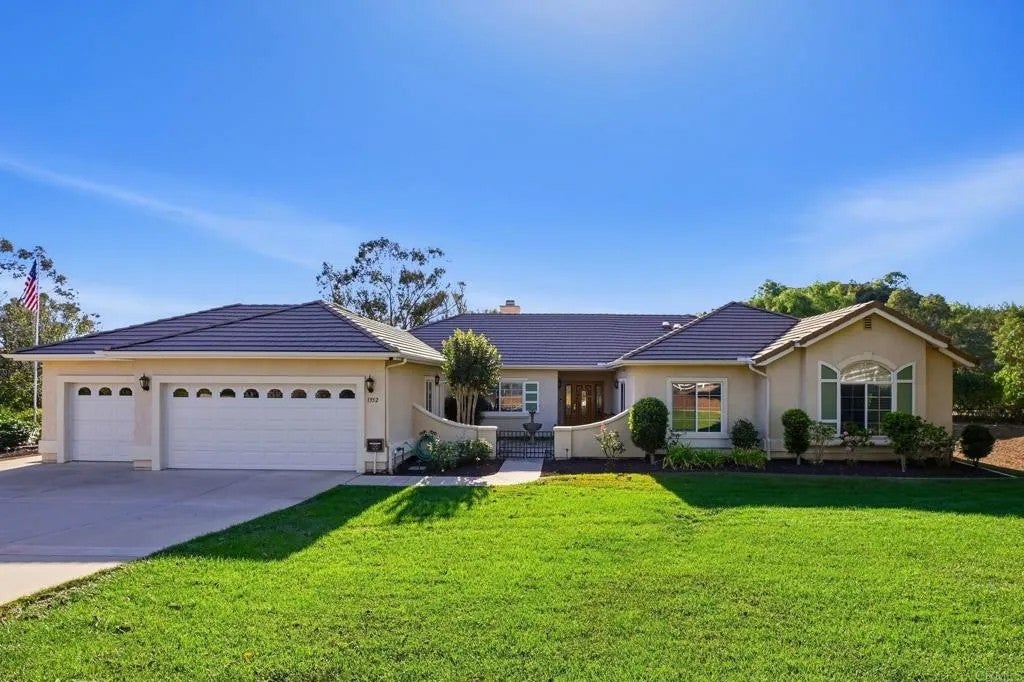 Photo of 1352 Tierra Roja Drive, Fallbrook, CA 92028 (MLS # NDP2609251)