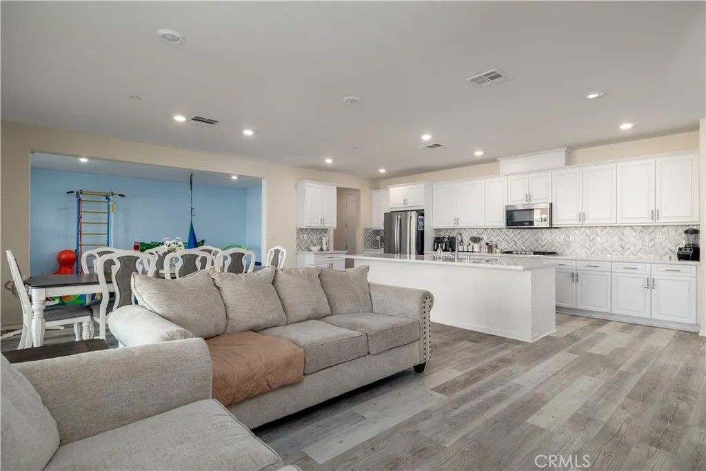 Photo of 30538 Oasis Rd, Murrieta, CA 92563 (MLS # SW26029631)