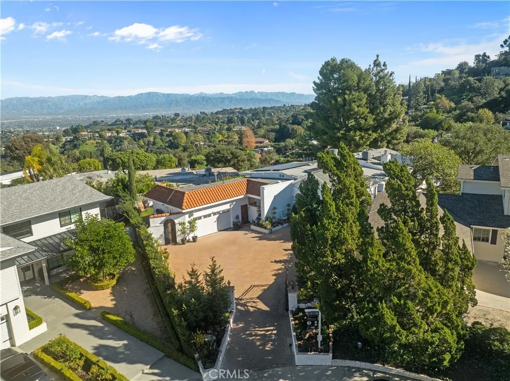 16015 Jeanne Ln