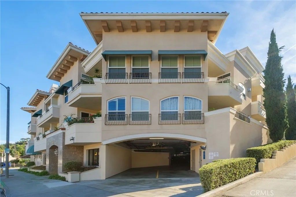 Photo of 901 Deep Valley Dr #213, Rolling Hills Estates, CA 90274 (MLS # PV26007976)